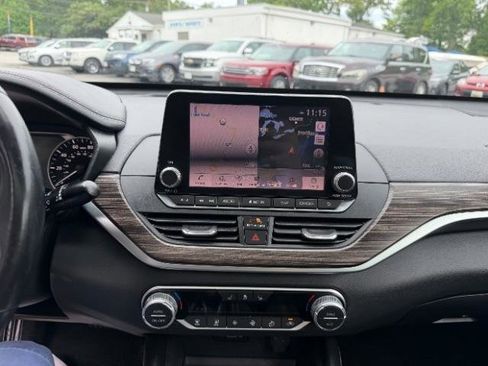 Used 2019 Nissan Altima 2.5 SL FWD image 25