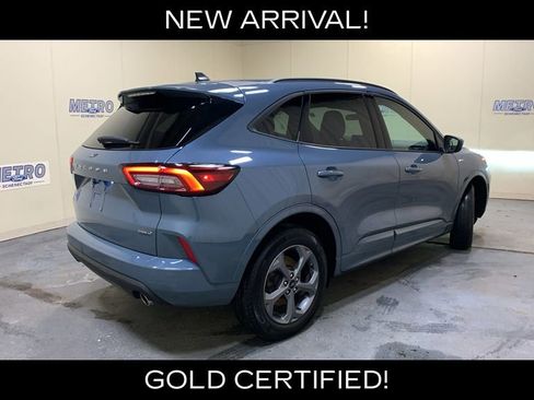 Certified 2023 Ford Escape ST-Line Select AWD/4WD image 3