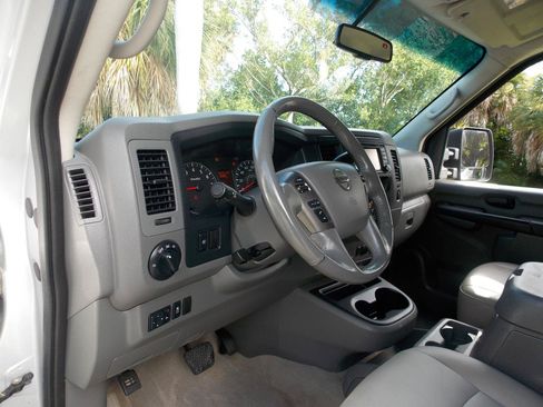 Used 2020 Nissan NV 3500 SL RWD image 12