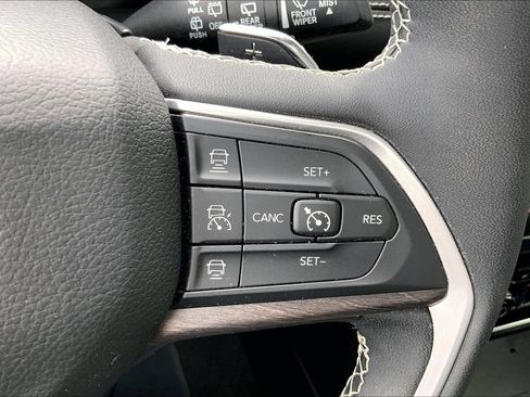 Certified 2023 Jeep Grand Cherokee L Limited w/ Luxury Tech Group II AWD/4WD image 21