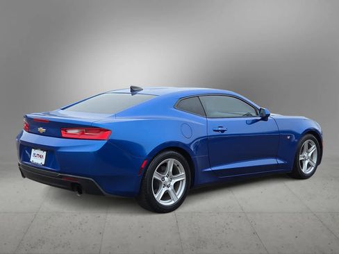 Used 2018 Chevrolet Camaro LS RWD image 8