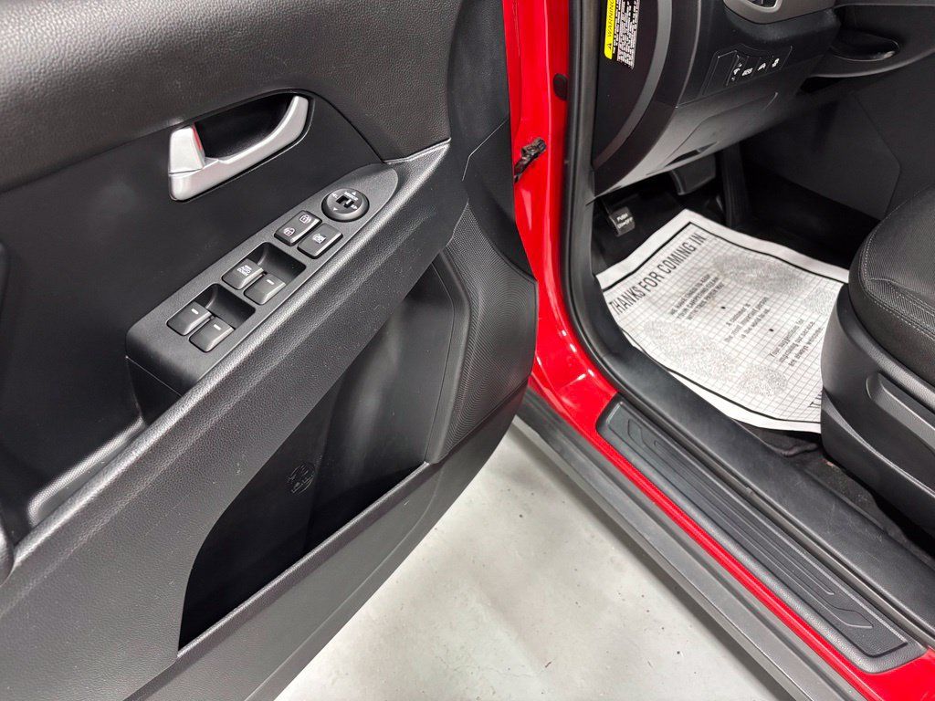 Used 2014 Kia Sportage LX AWD/4WD image 9