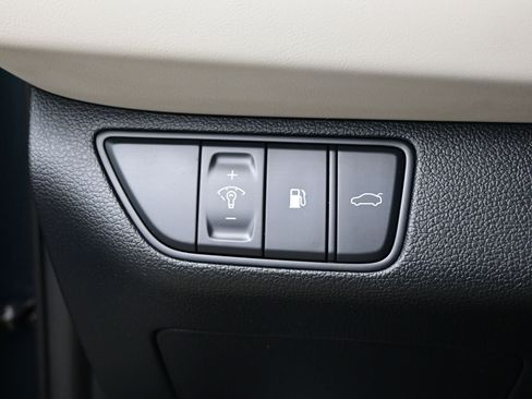 Certified 2023 Genesis G70 2.0T w/ Sport Prestige Package image 32