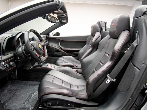 Used 2014 Ferrari 458 Spider RWD image 19