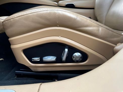 Used 2018 Porsche Panamera RWD image 14