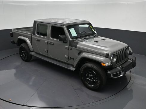 Used 2022 Jeep Gladiator Sport AWD/4WD image 21