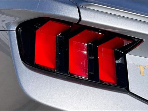 Used 2025 Ford Mustang Premium image 28