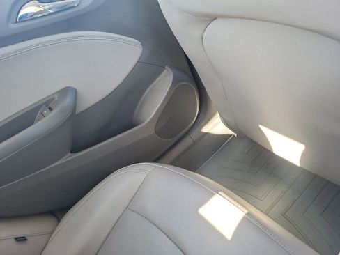 Used 2018 Chevrolet Cruze Premier image 15