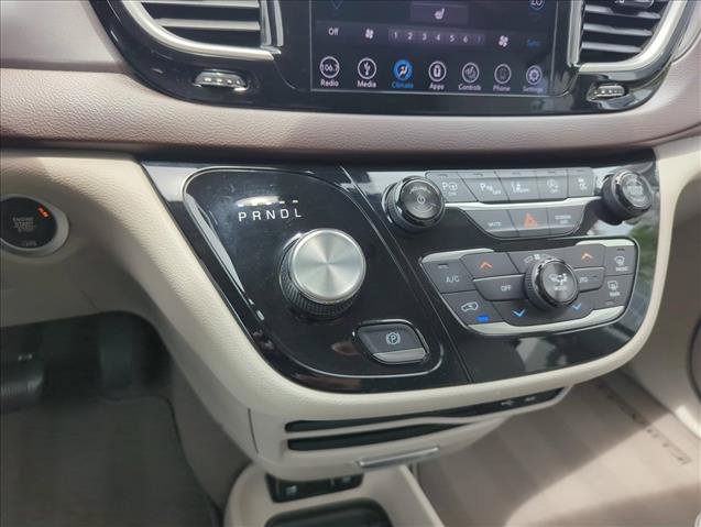 Used 2018 Chrysler Pacifica Touring-L w/ Advanced Safetytec Group FWD image 7