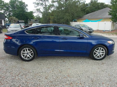 Used 2013 Ford Fusion SE FWD image 4