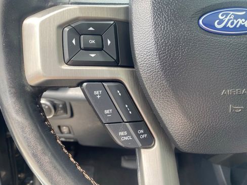 Used 2022 Ford F450 Platinum w/ FX4 Off-Road Package AWD/4WD image 17