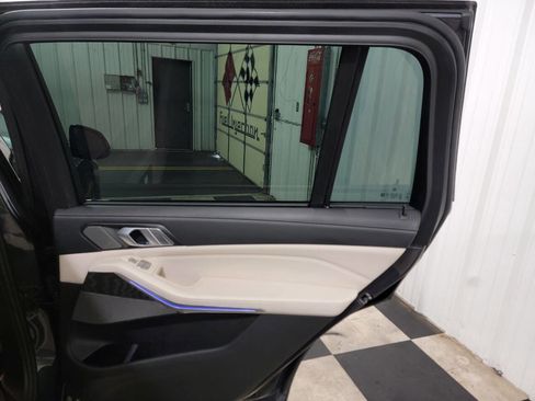 Used 2021 BMW X7 xDrive40i w/ Executive Package image 26