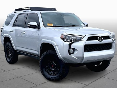 Used 2016 Toyota 4Runner SR5 Premium image 2