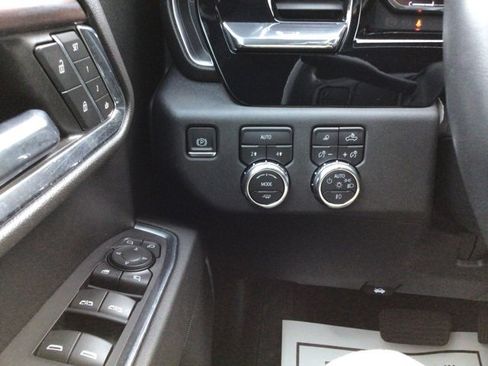 Used 2024 GMC Sierra 1500 SLT image 14