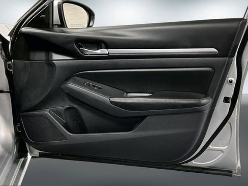 Used 2022 Nissan Altima 2.5 SV image 26