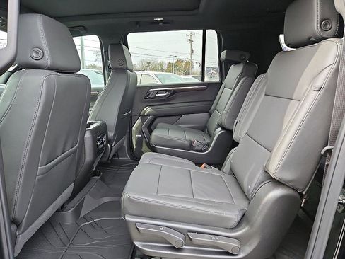 New 2026 Chevrolet Suburban Z71 w/ Comfort Package image 10