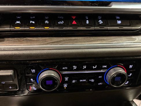 Used 2023 Chevrolet Silverado 1500 LTZ image 14