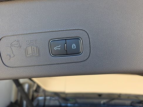 Used 2023 Lincoln Aviator Reserve AWD/4WD image 13