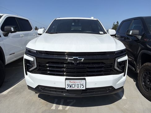 Used 2026 Chevrolet Suburban RST RWD image 1