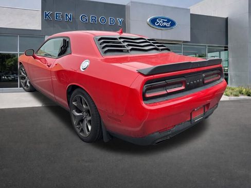 Used 2016 Dodge Challenger SXT Plus image 4
