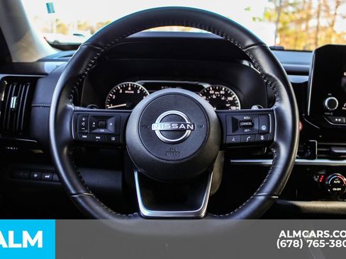 Used 2025 Nissan Pathfinder SV image 27