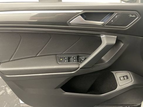Used 2019 Volkswagen Tiguan SEL Premium R-Line AWD/4WD image 17
