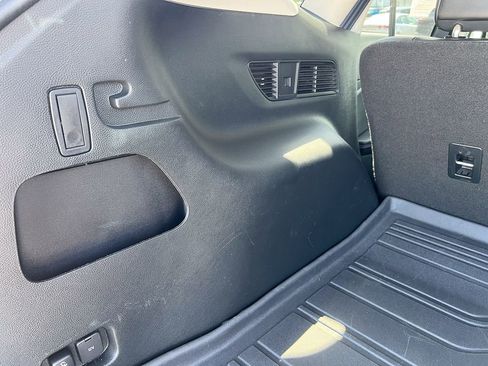 Used 2018 Ford Edge Titanium w/ Equipment Group 301A AWD/4WD image 6
