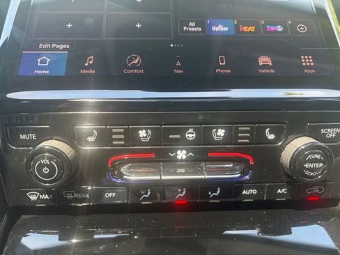Used 2024 Jeep Grand Cherokee L Limited w/ Luxury Tech Group II AWD/4WD image 11