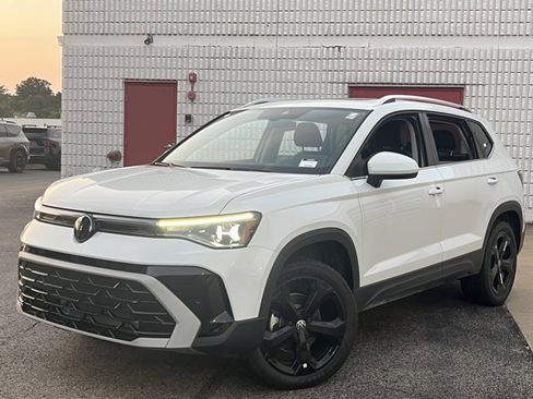 New 2025 Volkswagen Taos SEL image 36