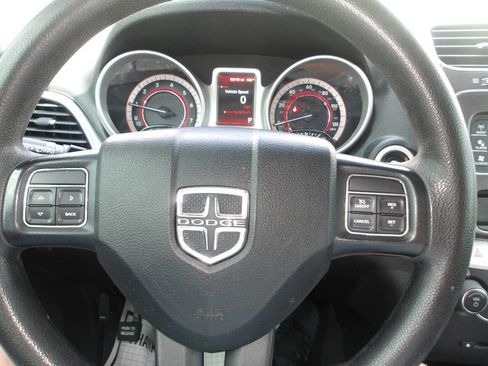 Used 2017 Dodge Journey SE image 13