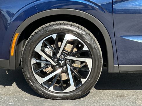 Used 2024 Mitsubishi Outlander SE image 29