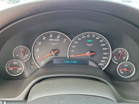 Used 2006 Chevrolet Corvette Coupe w/ Preferred Equipment Group RWD image 19