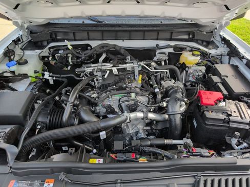 New 2025 Ford Bronco 2-Door AWD/4WD image 33