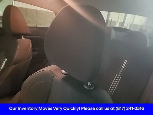 Used 2022 Hyundai Elantra SEL w/ Cargo Package image 4