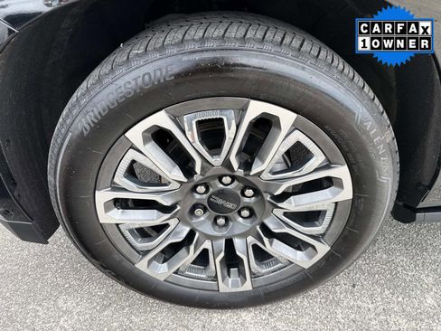 Used 2023 GMC Yukon XL Denali Ultimate image 11