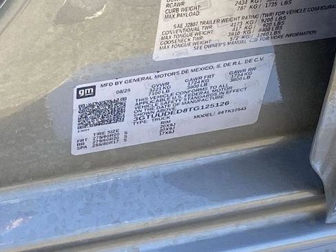 Used 2026 GMC Sierra 1500 SLT w/ SLT Premium Package image 28