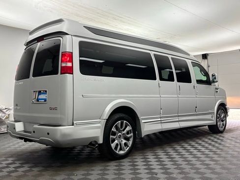 Used 2022 GMC Savana 2500 Extended w/ Enhanced Convenience Package image 9