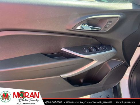 Certified 2024 Chevrolet Trax RS w/ Sunroof Package FWD image 15