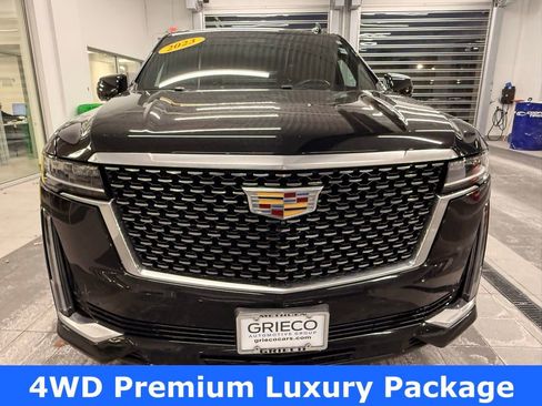Used 2023 Cadillac Escalade Premium Luxury image 2