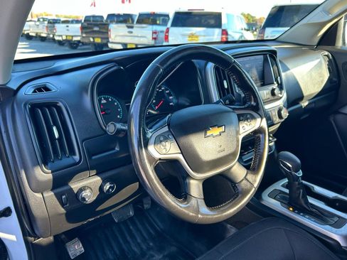 Used 2022 Chevrolet Colorado LT w/ Fleet Safety Package image 6