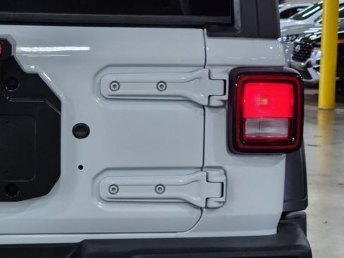 Used 2021 Jeep Wrangler Sport AWD/4WD image 22