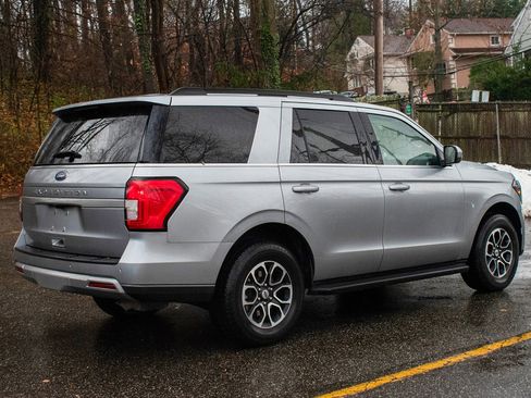 Used 2024 Ford Expedition XLT image 8