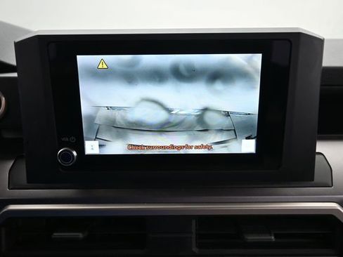Used 2025 Toyota 4Runner SR5 AWD/4WD image 18