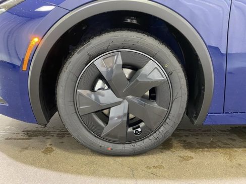 New 2026 Toyota Prius LE image 21