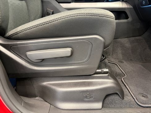 New 2026 RAM 1500 Express AWD/4WD image 32