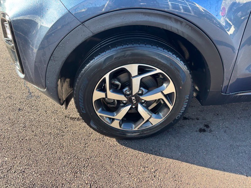 Used 2022 Kia Sportage LX AWD/4WD image 15