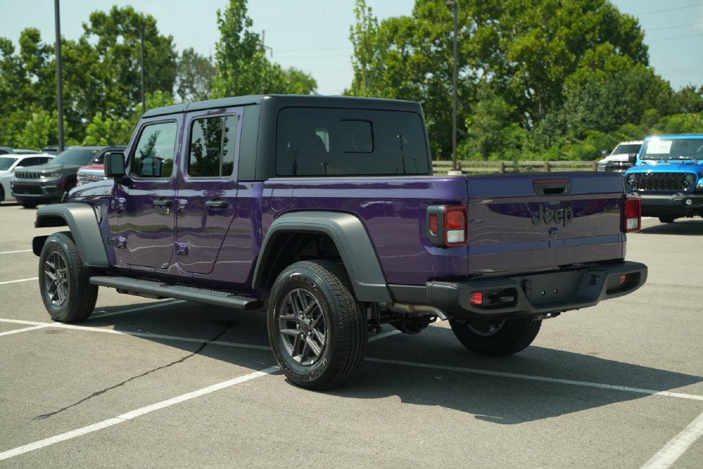 New 2026 Jeep Gladiator Sport AWD/4WD image 5