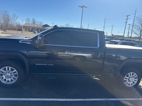 Used 2022 GMC Sierra 2500 SLE w/ SLE Value Package; image 5