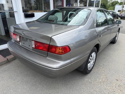 Used 2001 Toyota Camry LE FWD image 3