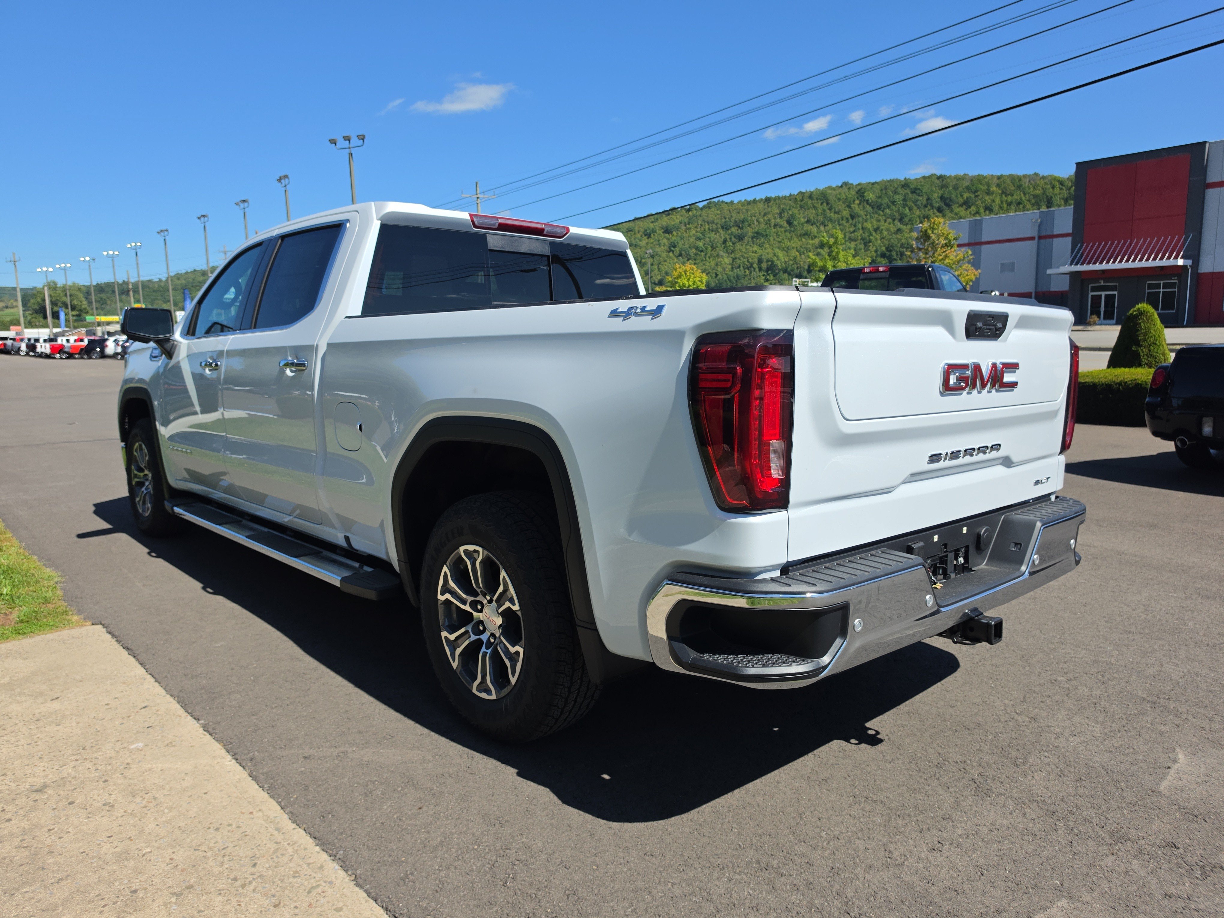 New 2026 GMC Sierra 1500 SLT w/ SLT Convenience Package AWD/4WD image 6